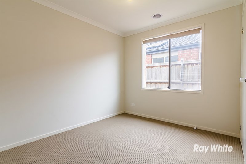 Photo - 13 Quarters Boulevard, Cranbourne West VIC 3977 - Image 19