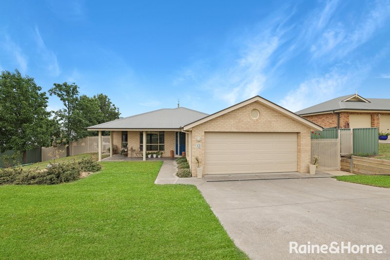 13 Quinn Court, Llanarth NSW 2795