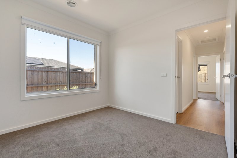 Photo - 13 Radiata Street, Beveridge VIC 3753 - Image 14