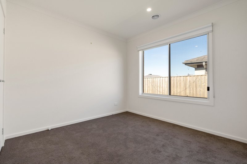 Photo - 13 Radiata Street, Beveridge VIC 3753 - Image 15