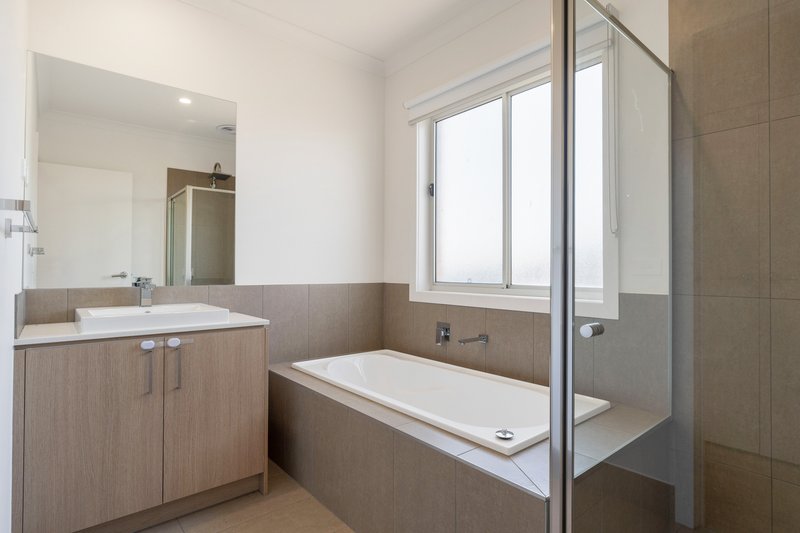 Photo - 13 Radiata Street, Beveridge VIC 3753 - Image 17