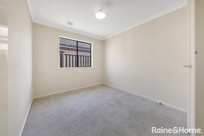 Photo - 13 Raspberry Way, Kurunjang VIC 3337 - Image 8