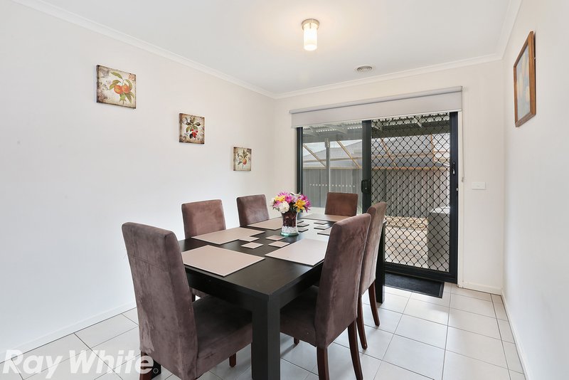 Photo - 13 Raymond George Place, Lara VIC 3212 - Image 3