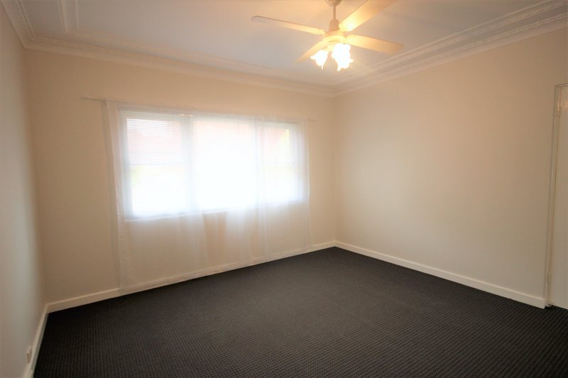 Photo - 13 Read Street, Blakehurst NSW 2221 - Image 4