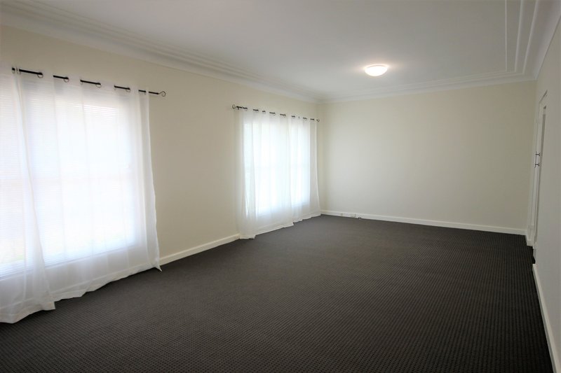 Photo - 13 Read Street, Blakehurst NSW 2221 - Image 5