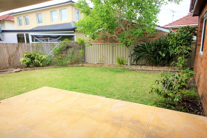 Photo - 13 Read Street, Blakehurst NSW 2221 - Image 7