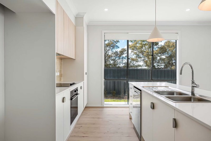 Photo - 13 Red Cedar Parade, Mount Barker SA 5251 - Image 6