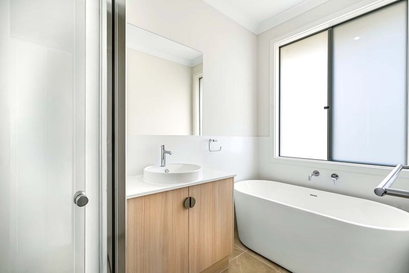 Photo - 13 Red Cedar Parade, Mount Barker SA 5251 - Image 12