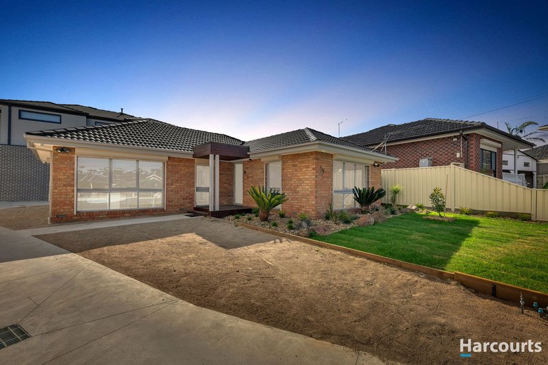 Photo - 1/3 Redbank Court, Kings Park VIC 3021 - Image 12