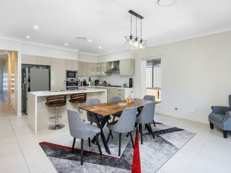 Photo - 13 Redden Crescent, Riverstone NSW 2765 - Image 2