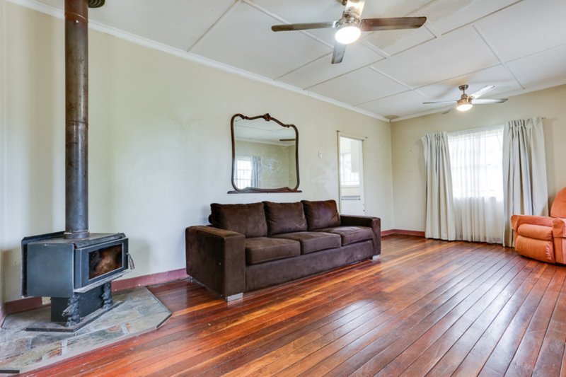 Photo - 13 Reddy Street, One Mile QLD 4305 - Image 4