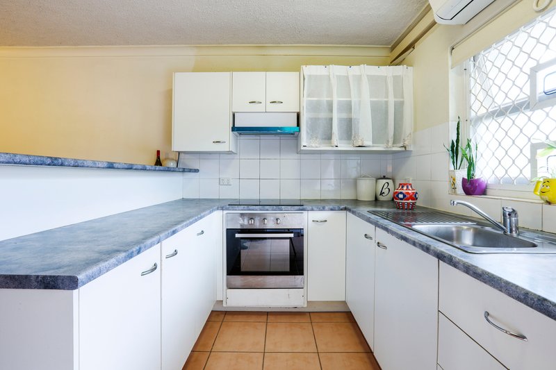 Photo - 1/3 Redondo Avenue, Miami QLD 4220 - Image 6