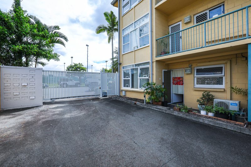 Photo - 1/3 Redondo Avenue, Miami QLD 4220 - Image 12