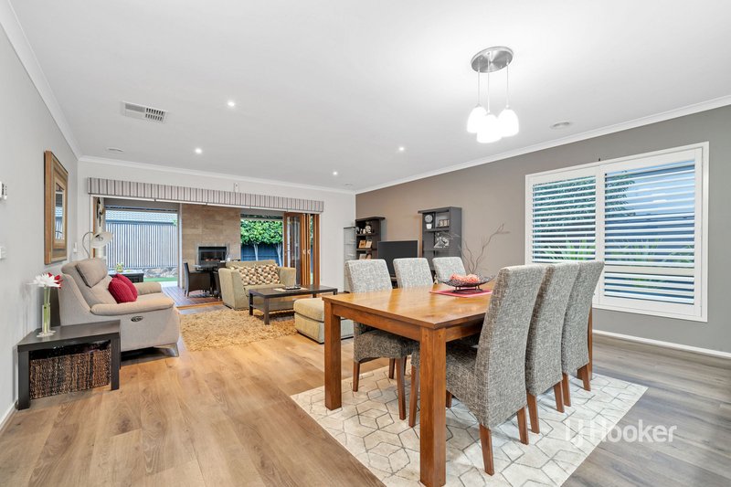 Photo - 13 Reflections Boulevard, Tarneit VIC 3029 - Image 6