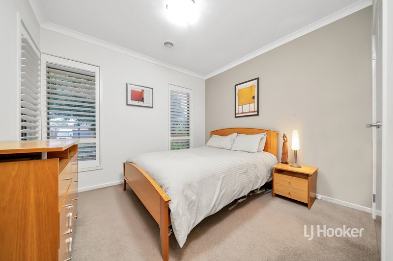 Photo - 13 Reflections Boulevard, Tarneit VIC 3029 - Image 9