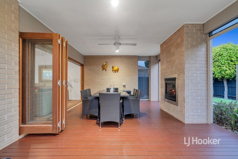 Photo - 13 Reflections Boulevard, Tarneit VIC 3029 - Image 13