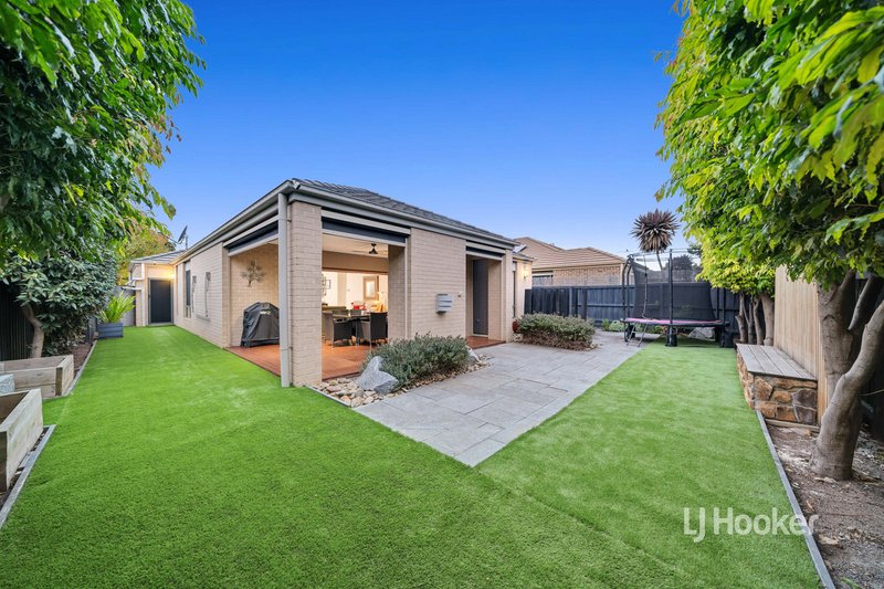 Photo - 13 Reflections Boulevard, Tarneit VIC 3029 - Image 16