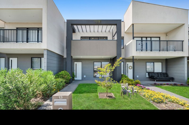 13 Regatta Drive, Craigieburn VIC 3064