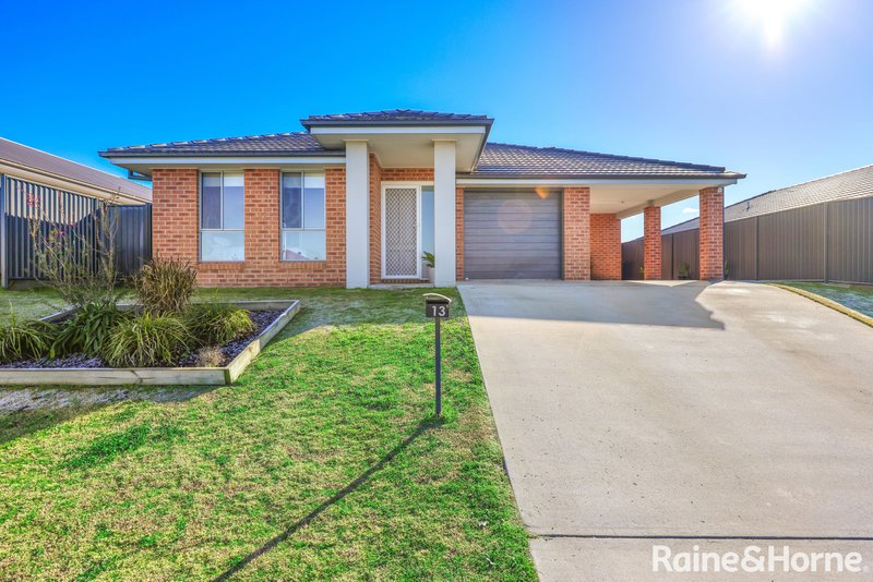 13 Reginald Drive, Kootingal NSW 2352