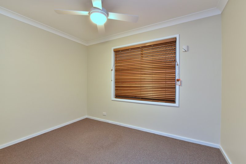 Photo - 13 Renfrew Crescent, Edgeworth NSW 2285 - Image 12