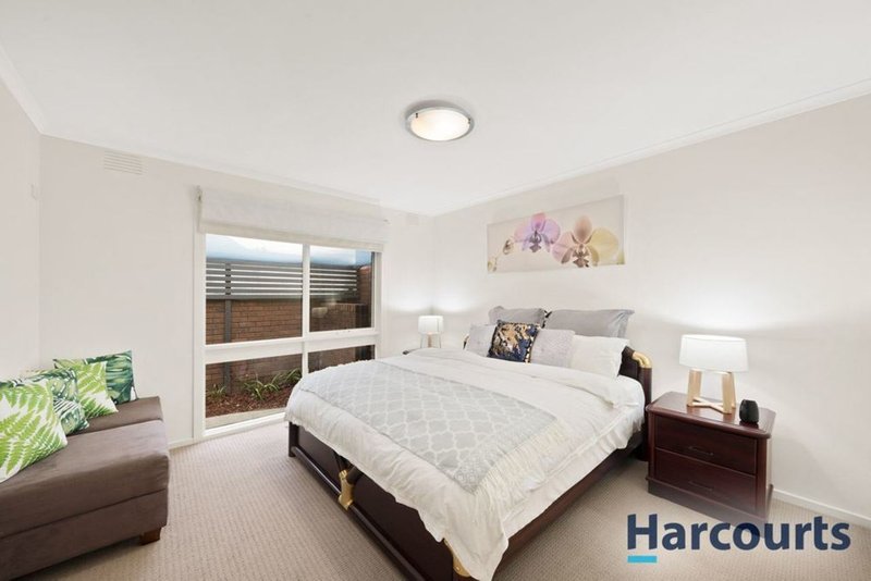 Photo - 13 Renou Road, Wantirna South VIC 3152 - Image 5