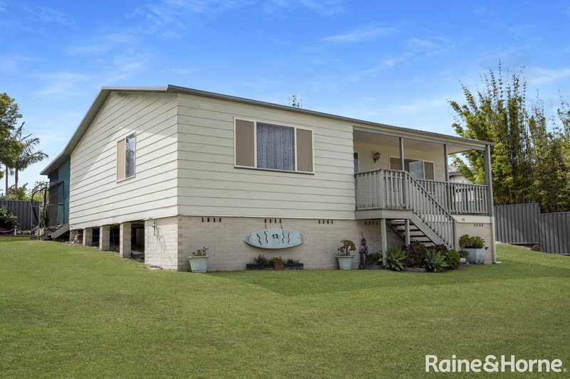 13 Renown Avenue, Shoalhaven Heads NSW 2535