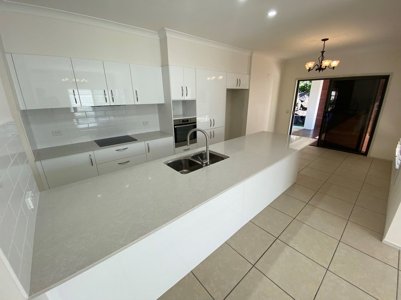 Photo - 13 Rimu Place, Molendinar QLD 4214 - Image 5