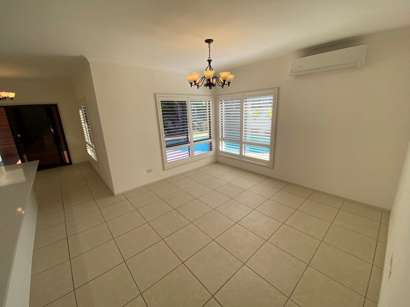 Photo - 13 Rimu Place, Molendinar QLD 4214 - Image 8