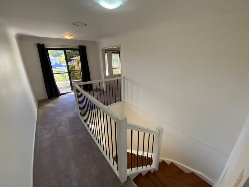 Photo - 13 Rimu Place, Molendinar QLD 4214 - Image 9