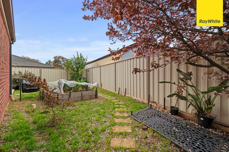 Photo - 13 Riparian Way, Brookfield VIC 3338 - Image 17