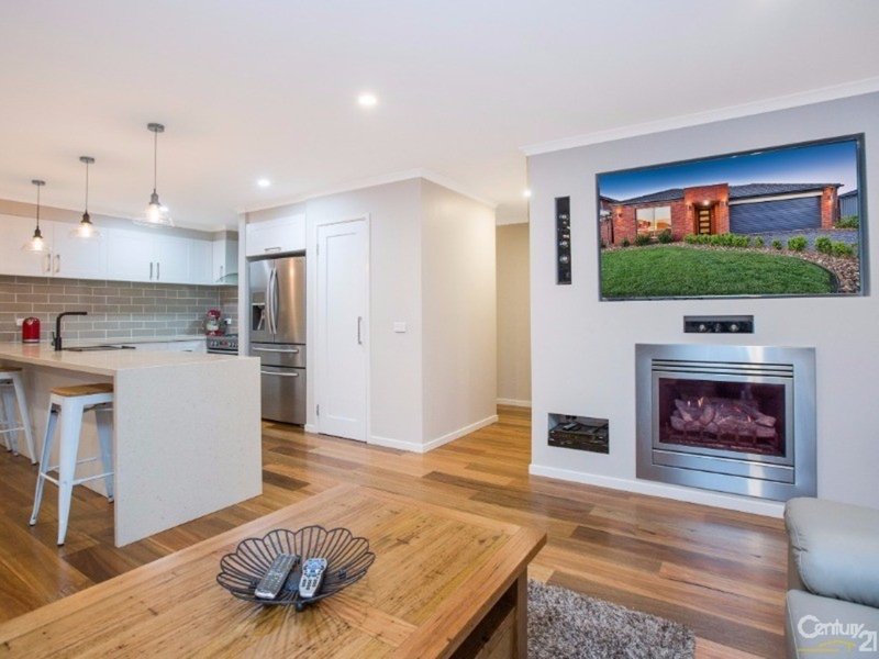 Photo - 13 River Red Grove, Pakenham VIC 3810 - Image 7