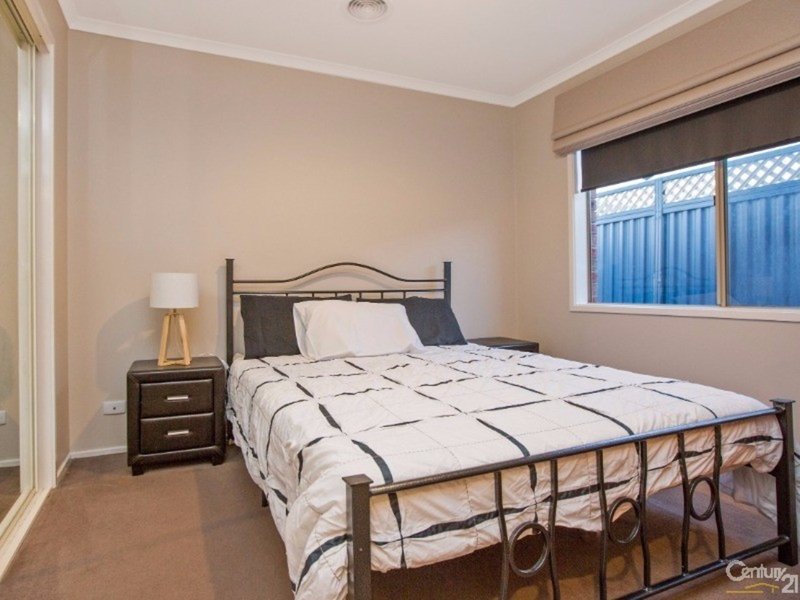 Photo - 13 River Red Grove, Pakenham VIC 3810 - Image 16