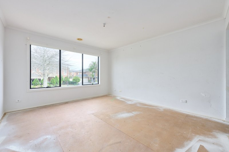 Photo - 13 Rivergum Rise, Hampton Park VIC 3976 - Image 12