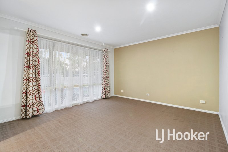 Photo - 13 Riviera Drive, Pakenham VIC 3810 - Image 2