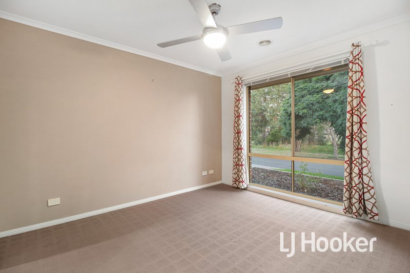 Photo - 13 Riviera Drive, Pakenham VIC 3810 - Image 3