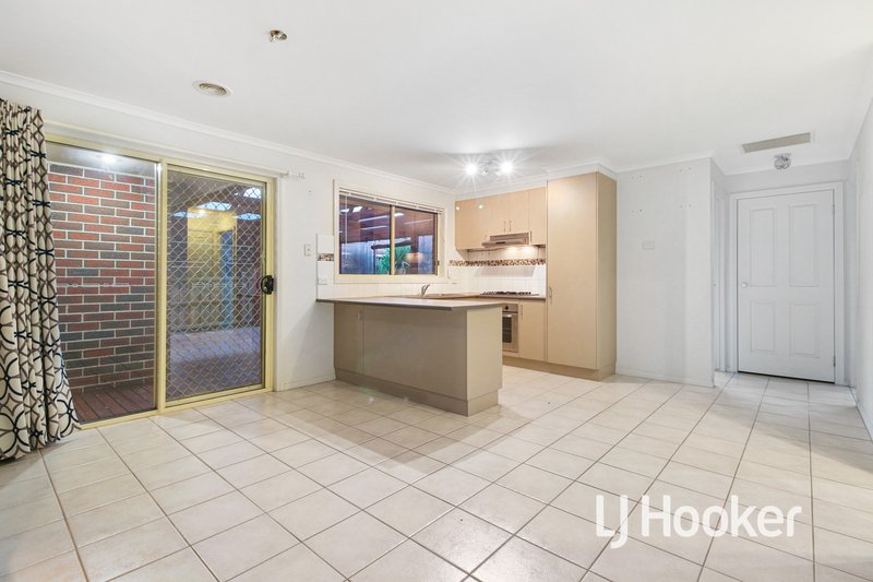 Photo - 13 Riviera Drive, Pakenham VIC 3810 - Image 5