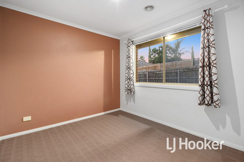 Photo - 13 Riviera Drive, Pakenham VIC 3810 - Image 11