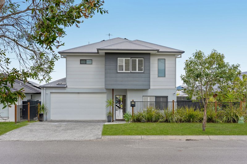 Photo - 13 Roberts Crescent, Bellbird Park QLD 4300 - Image 2