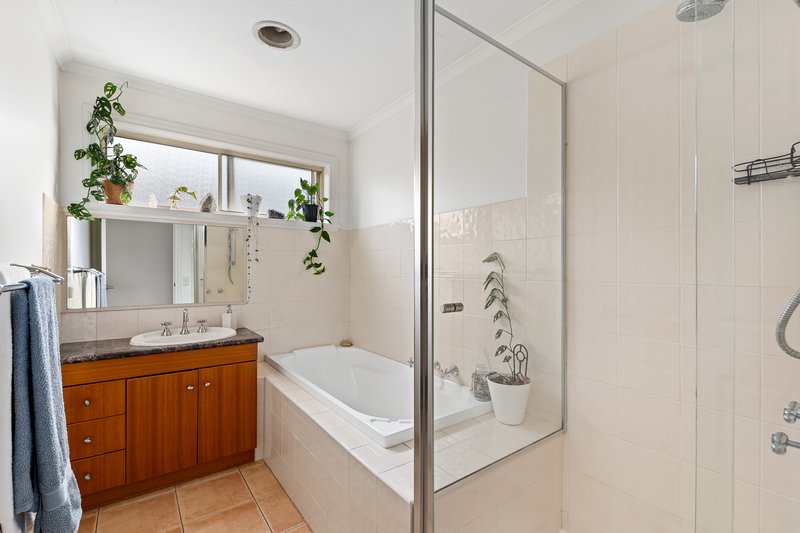 Photo - 13 Rolain Avenue, South Morang VIC 3752 - Image 13