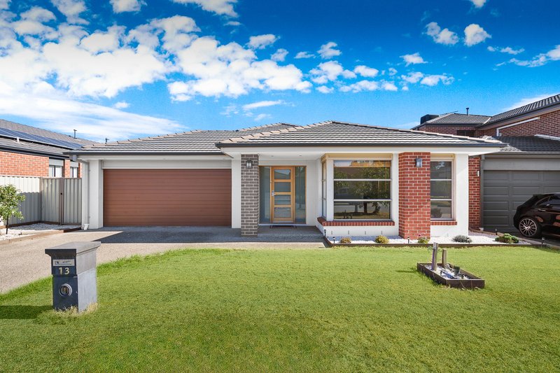 Photo - 13 Rosella Avenue, Pakenham VIC 3810 - Image 1