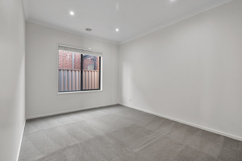 Photo - 13 Rosella Avenue, Pakenham VIC 3810 - Image 10