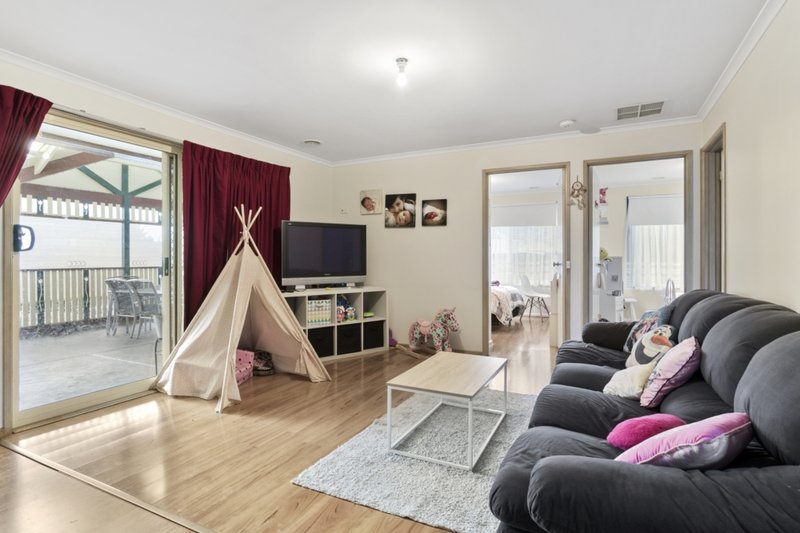 Photo - 13 Rottnest Court, Hoppers Crossing VIC 3029 - Image 2