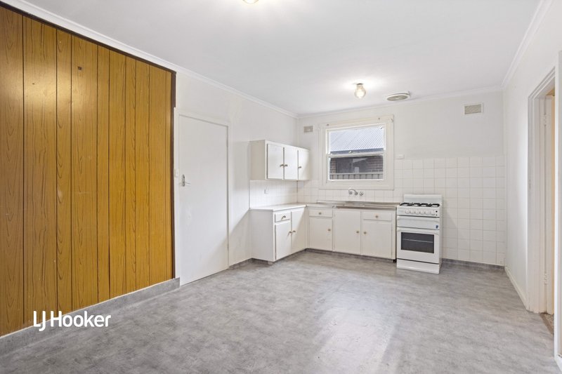 Photo - 13 Rowe Street, Davoren Park SA 5113 - Image 4