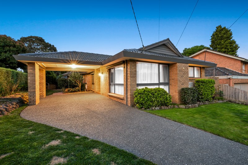 13 Rowitta Drive, Glen Waverley VIC 3150