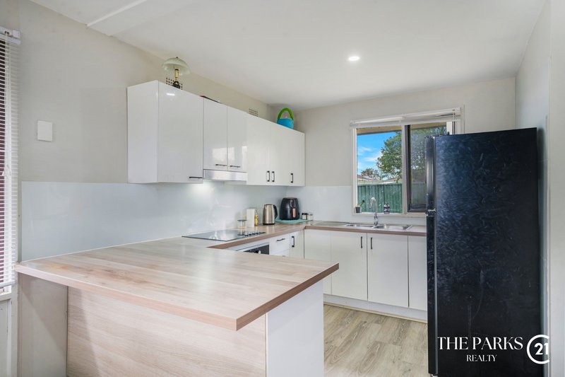 Photo - 13 Rowley Place, Airds NSW 2560 - Image 4