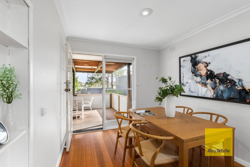 Photo - 13 Roycroft Avenue, Highton VIC 3216 - Image 5