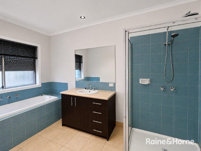 Photo - 13 Rushcutters Place, Taylors Hill VIC 3037 - Image 11