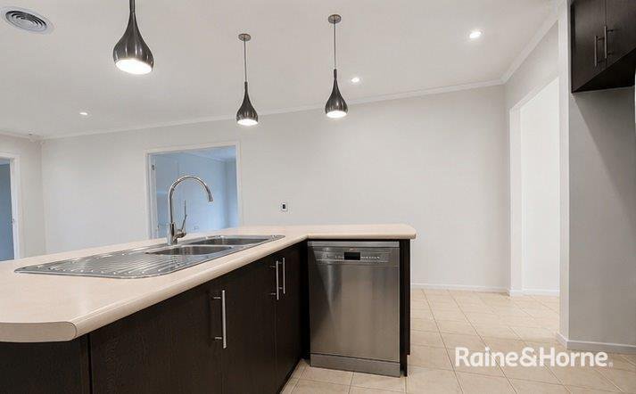 Photo - 13 Rushcutters Place, Taylors Hill VIC 3037 - Image 14