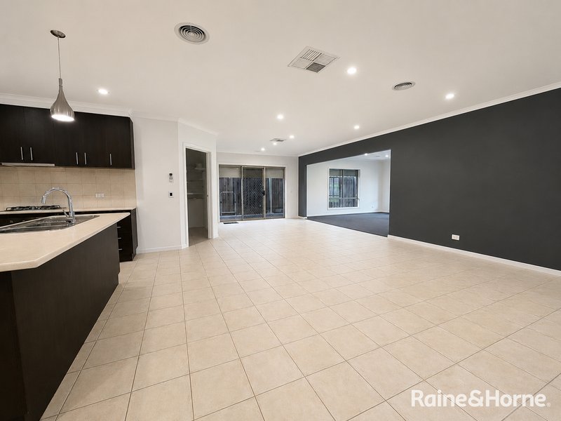 Photo - 13 Rushcutters Place, Taylors Hill VIC 3037 - Image 16