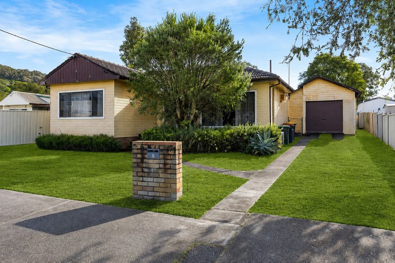 Photo - 13 Ruswell Avenue, Warners Bay NSW 2282 - Image 1